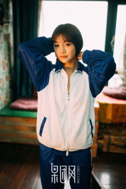 二次元美女脱小内内露尿口